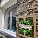 Courtyard Дом отдыха *
